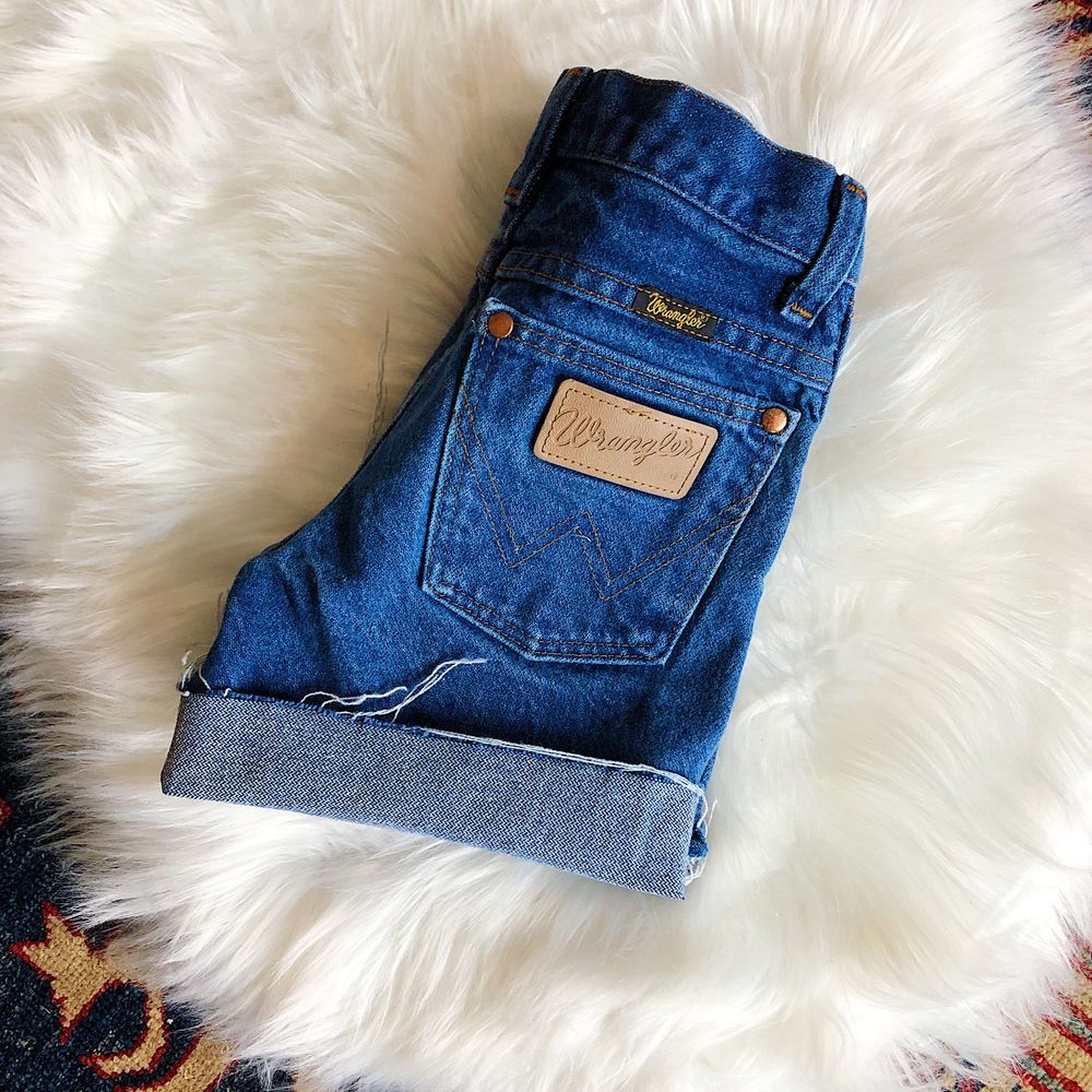 WRANGLER VINTAGE HIGHWAISTED DENIM SHORTS